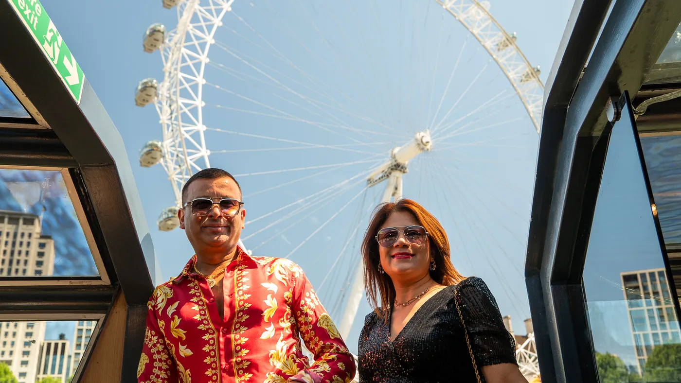 Videographer London filming guests by the London Eye